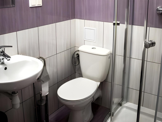 Bathroom 2, eMKa Hostel, Warsaw
