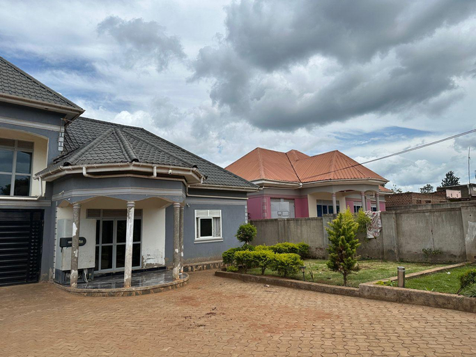 Others 3, Massy apartments , Ntenjeru