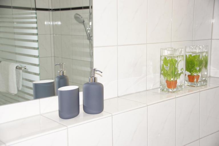 Bathroom, Hotel Jagerhof, Mettmann
