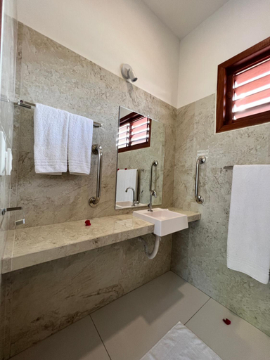 Bathroom 11