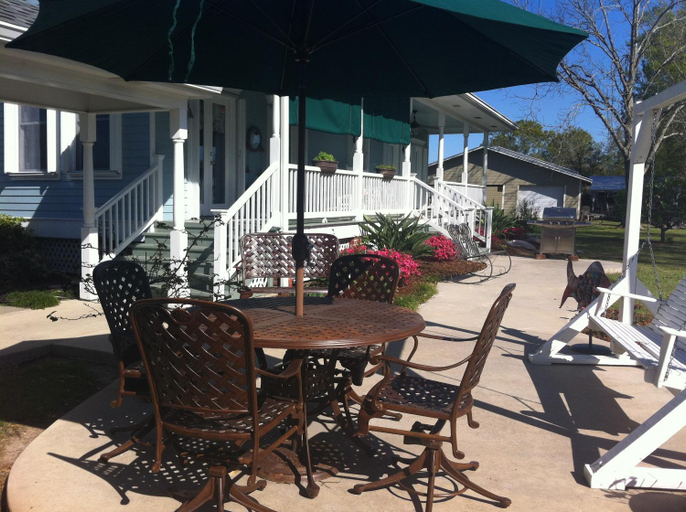 Facilities 2, A Chateau on the Bayou Bed & Breakfast, Lafourche