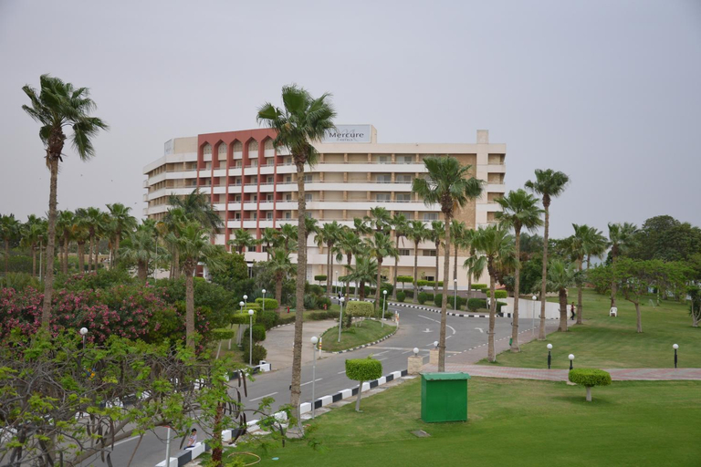 Exterior 27