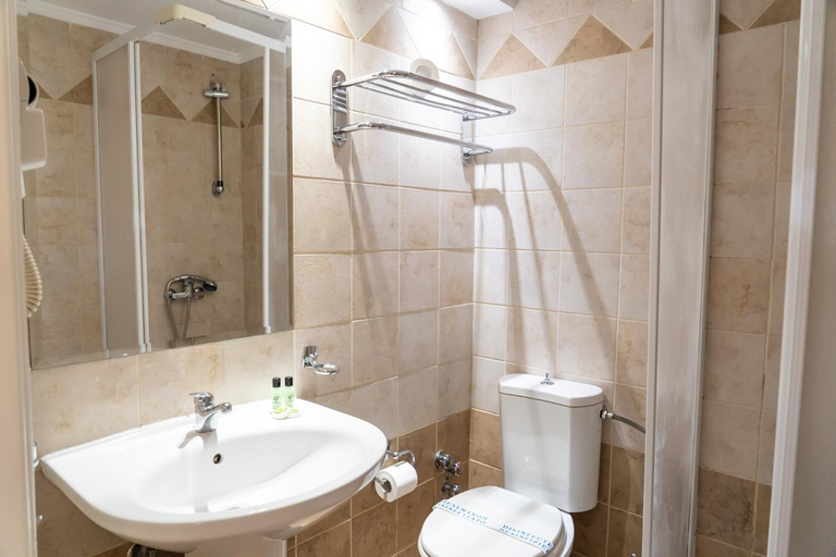 Bathroom 4, Four Seasons Hotel, Attica