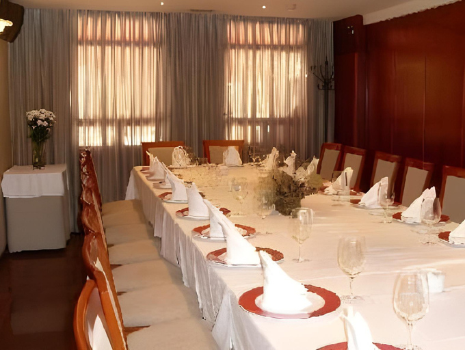 Others 5, Hotel El Nogal, Valladolid