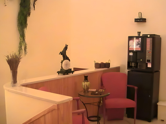 Others 5, Hostal Ya, Alicante