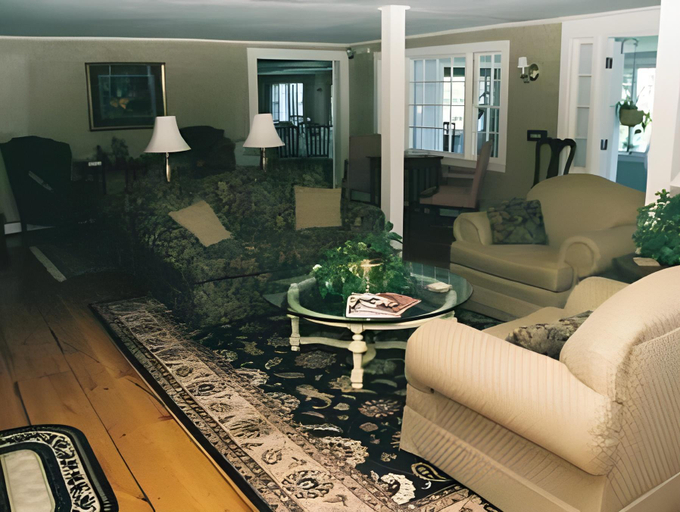 Public Area, Inn at Pleasant Lake, Merrimack
