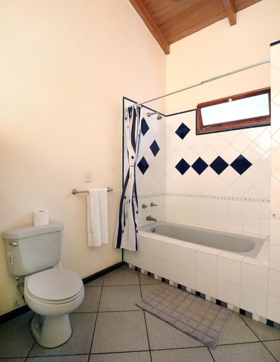 Bathroom 4, Chez Daniel, Antigua Guatemala