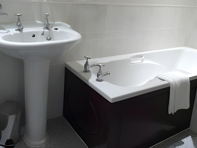Bathroom 4, Dimple Well Lodge Hotel, Wakefield