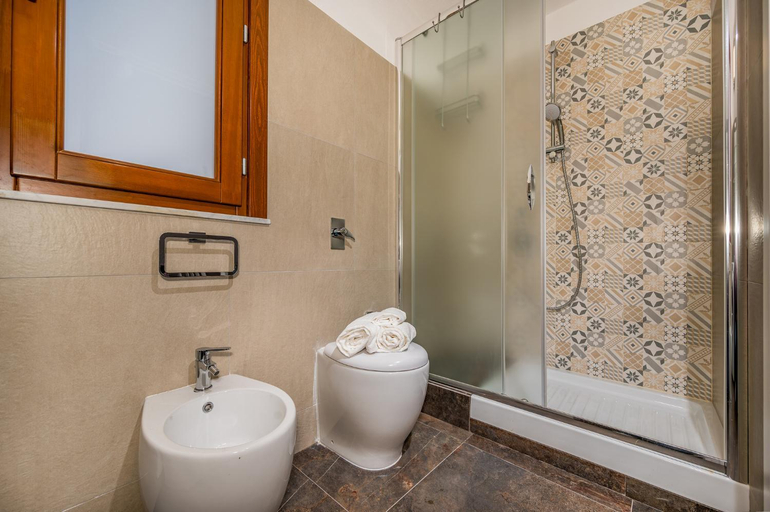Bathroom 3, Casa del Golfo Cascio, Trapani