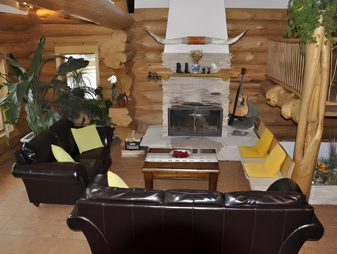 Public Area, Williston Lake Resort, Peace River