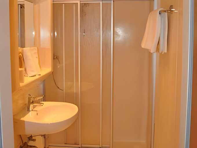 Bathroom 3, Gasthof Badl - Bed & Breakfast, Innsbruck Land