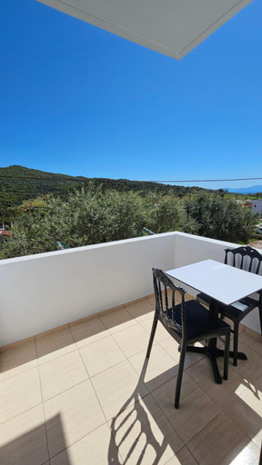 Others 5, Malo Apartments, Sarandës