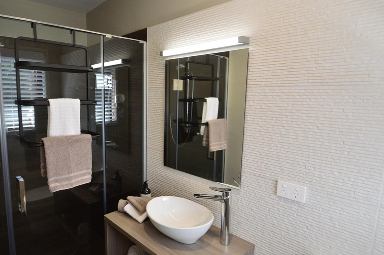 Bathroom, BeachBox Boutique Accommodation, Far North
