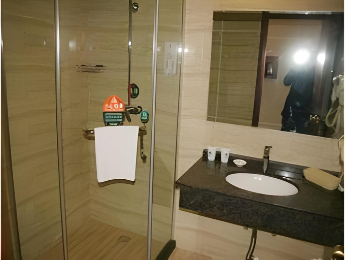 Bathroom 3, GreenTree Inn Nantong Haian Kaifa District Express Hotel, Nantong