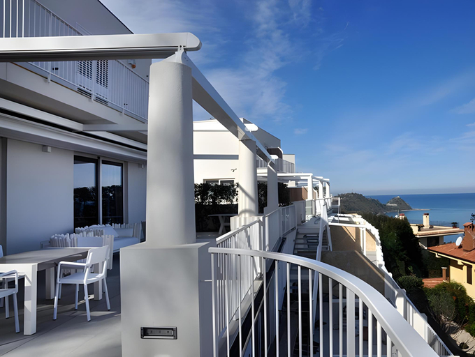 Others 5, Villas d'Orlando - with private pool and sea view, Messina