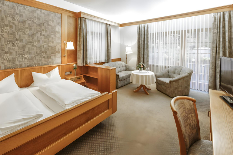 Bedroom, Landhotel Hirschen, Ortenaukreis