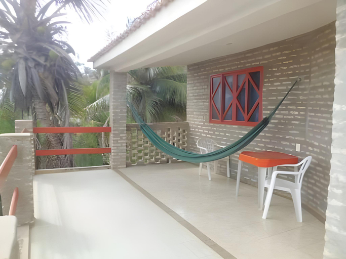 Exterior & Views 27