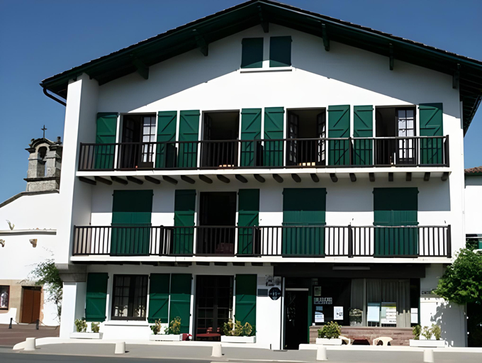 Others 3, Hotel Trinquet, Pyrénées-Atlantiques