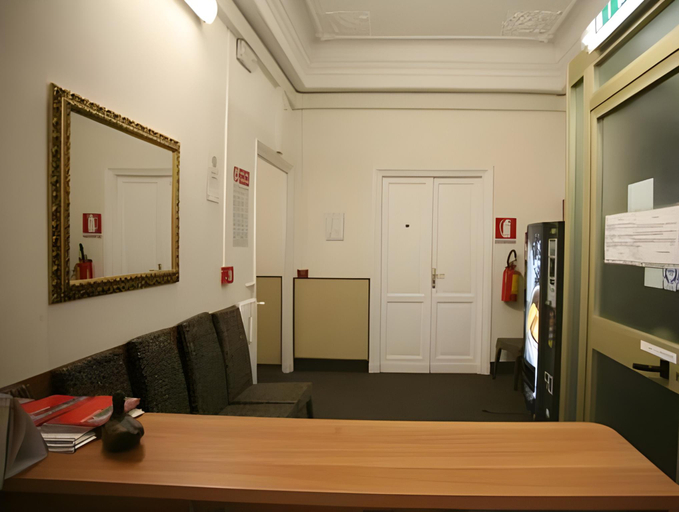Bedroom 4, Hotel Barone, Genova
