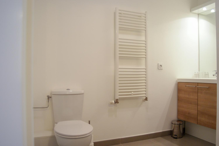 Bedroom 3, Villa Camilia - 2 rooms balcony garage in downtown Annecy, Haute-Savoie