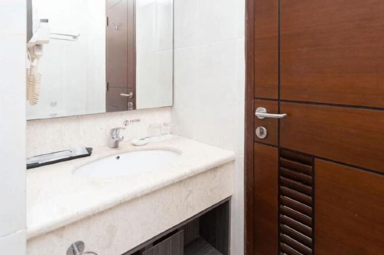 Bathroom 22