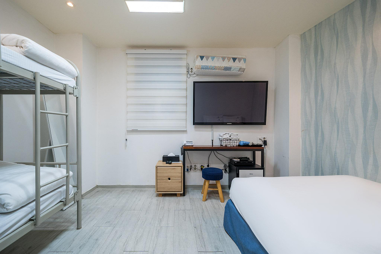Bedroom 27