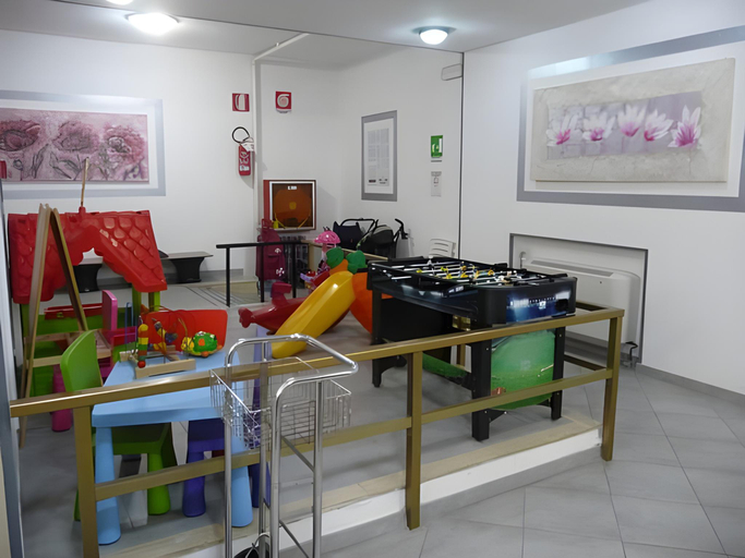 Others 3, Residence Barusso, Savona