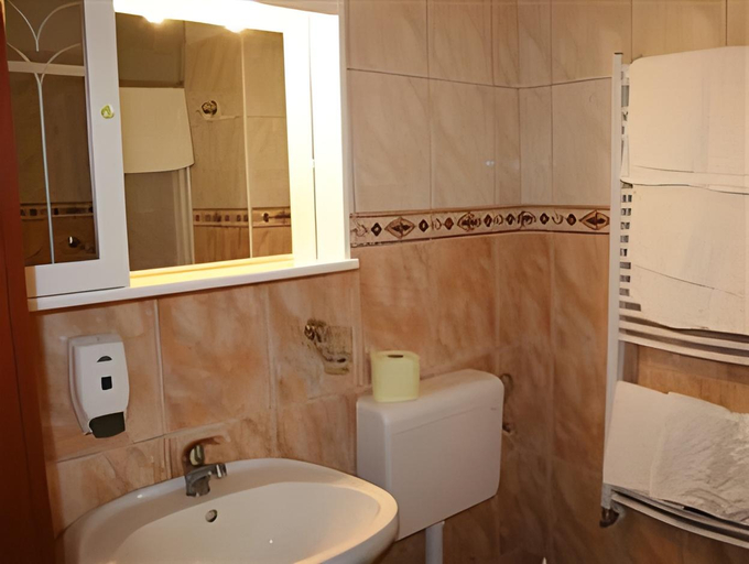 Bathroom 4, Hotel Venus, Nagykanizsai/Zalakaros