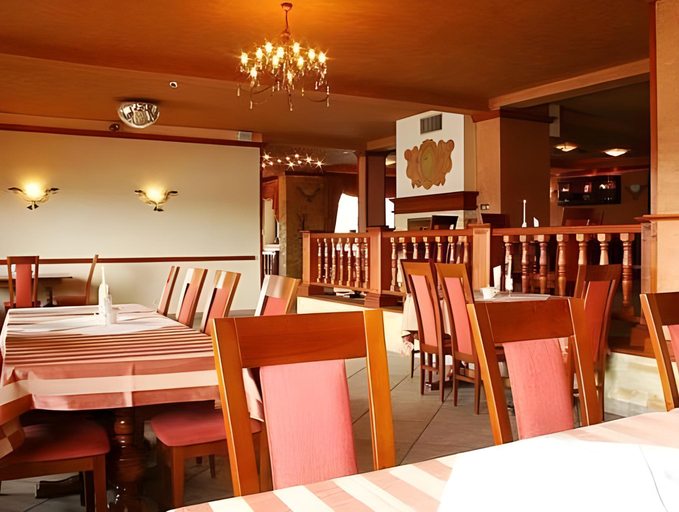 Food & Drinks 4, OBERZA POD ROZA restauracja, sauny, jacuzzi, Nowy Targ