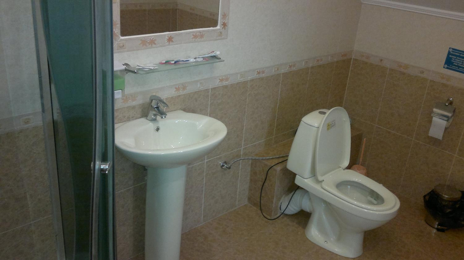 Bathroom, Adonis, Uzhhorods'kyi