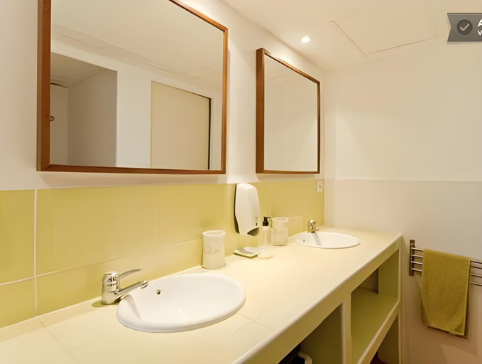 Bathroom 2, B&B Ines, Barcelona
