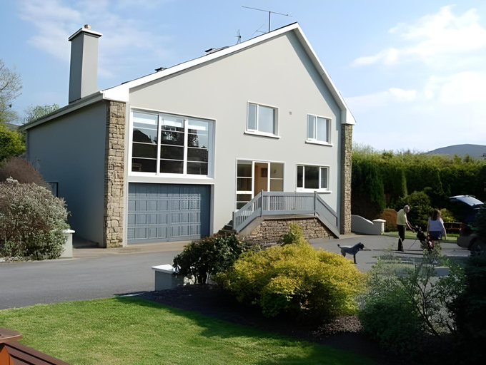 Exterior & Views