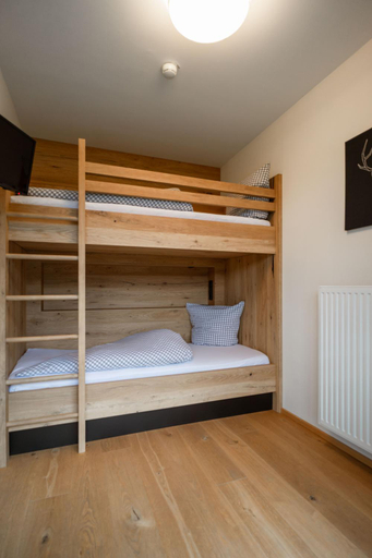 Bedroom 2, Hotel Landhaus Tirolerherz, Kitzbühel