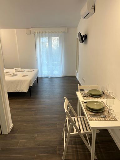Bedroom 2, Lake Home Apartments, Como