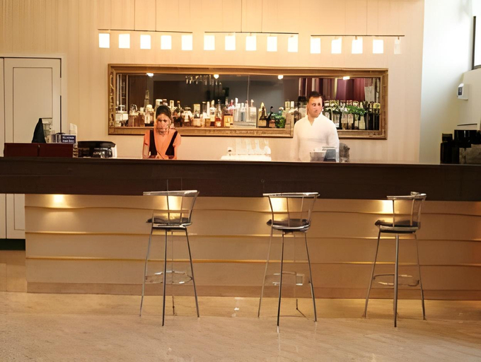 Others 5, Hotel Impero, Oradea
