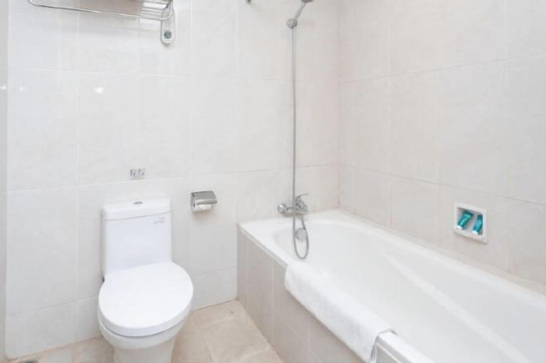 Bathroom 12