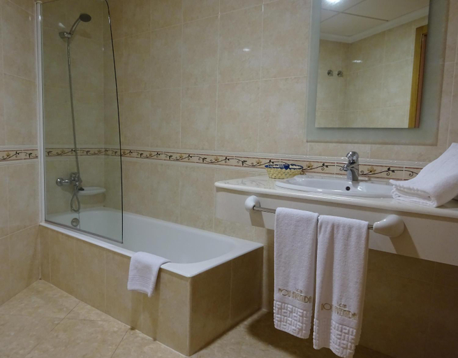 Bathroom 4, Nou Avenida, Alicante