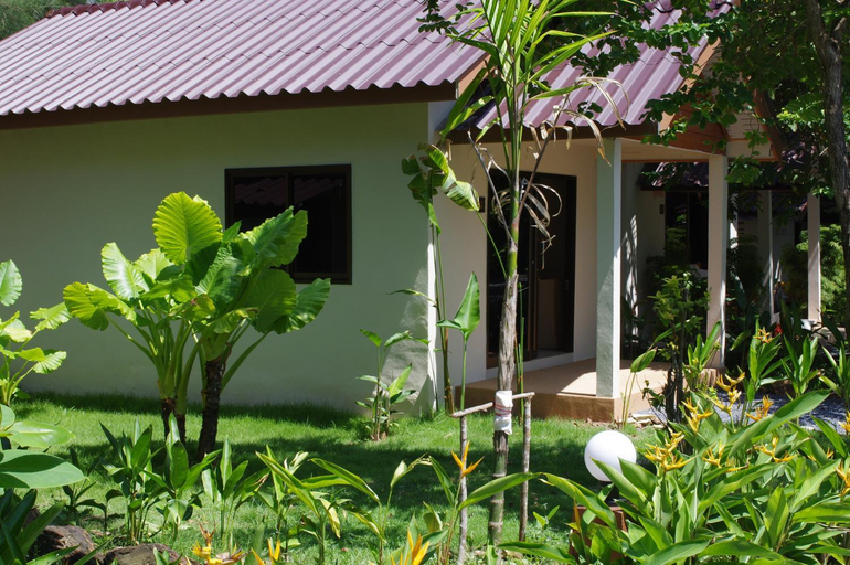 Exterior 9