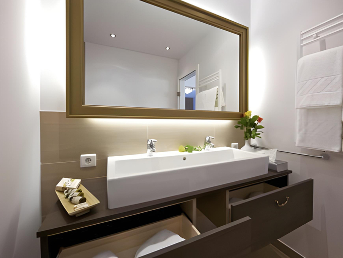 Bathroom 4, Apart Hotel Legendar, Feldkirchen