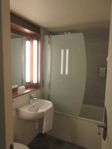 Bathroom 9