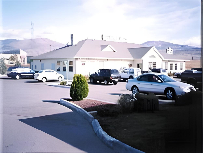 Others 4, Omak Inn, Okanogan