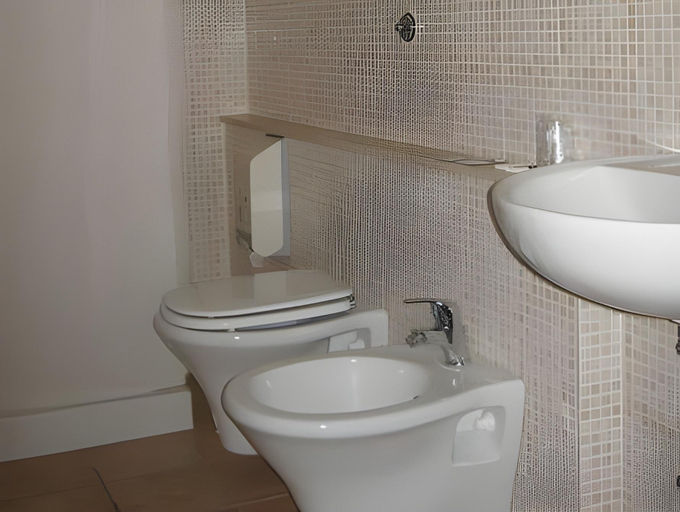 Bathroom 3, Hotel la Torricella, Grosseto