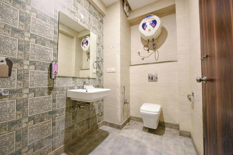 Bathroom, Hotel Lakshmi Palace, Delhi