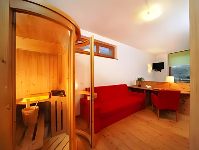 Bedroom 3, Vitalhotel Rainer, Bolzano