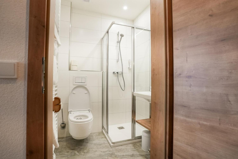 Bathroom 3, Hotel Restaurant Perschler, Murtal