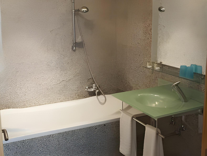 Bathroom 3, Hotel Maurice, Sluis