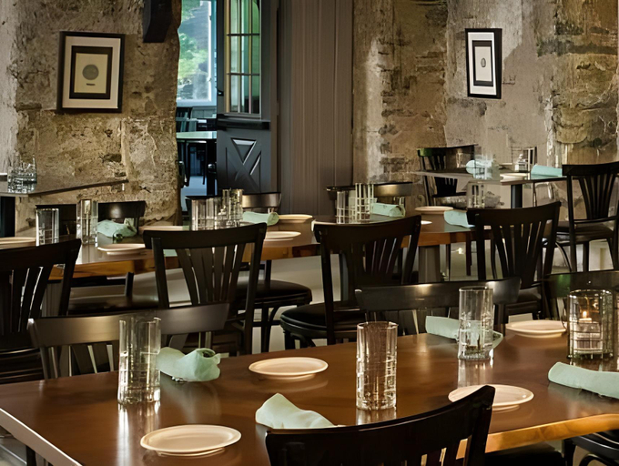 Food & Drinks 3, Ledges Hotel, Pike