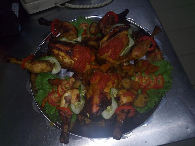 Food & Drinks 5, Bamgbose Apartment, Surulere