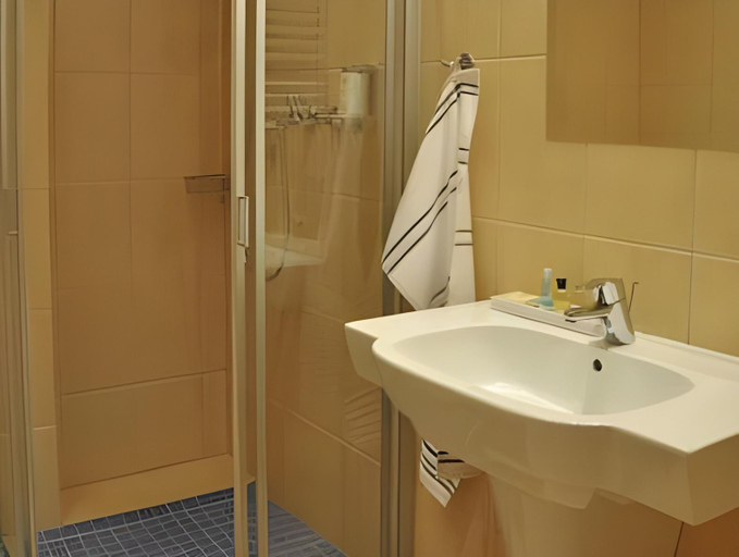 Bathroom 3, Radocza Park Active & Spa, Oświęcim