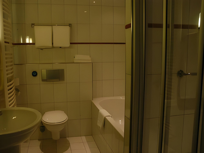 Bathroom 5, Hotel de Zon - Brasserie Bresson by Flow, Ommen